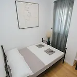 Sea 5 Apartment
