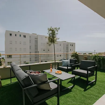 Sea 5 Apartment *